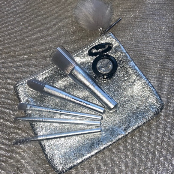 MAC Cosmetics Other - ❄️❄️❄️MAC SNOWBALL LIMITED EDITION BRISH SET NEW❄️❄️❄️